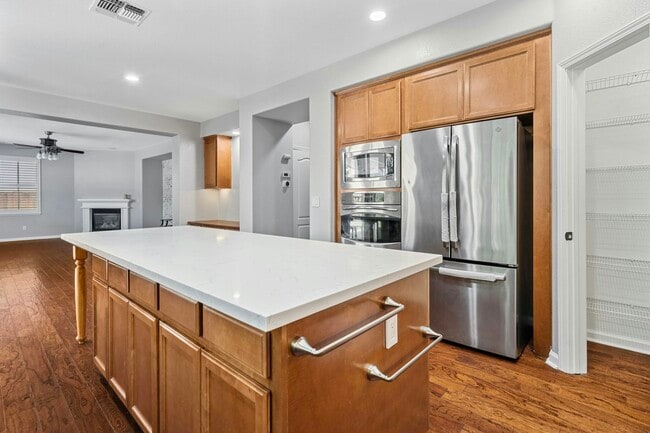 Building Photo - 507 Burk Pl