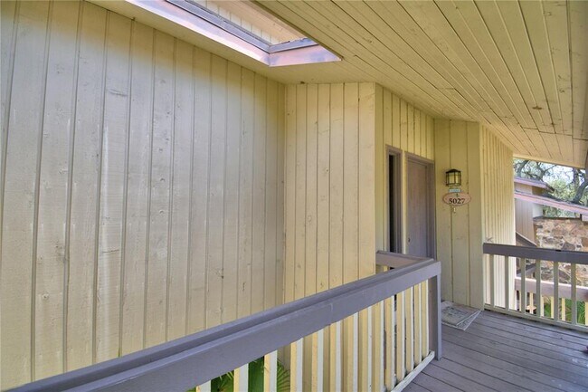 Building Photo - 5027 Sherwood Ln