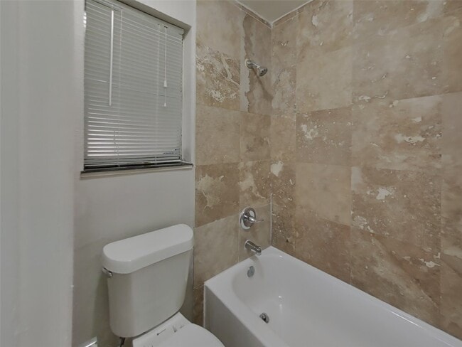 Building Photo - 2047 Lexington Woods Dr