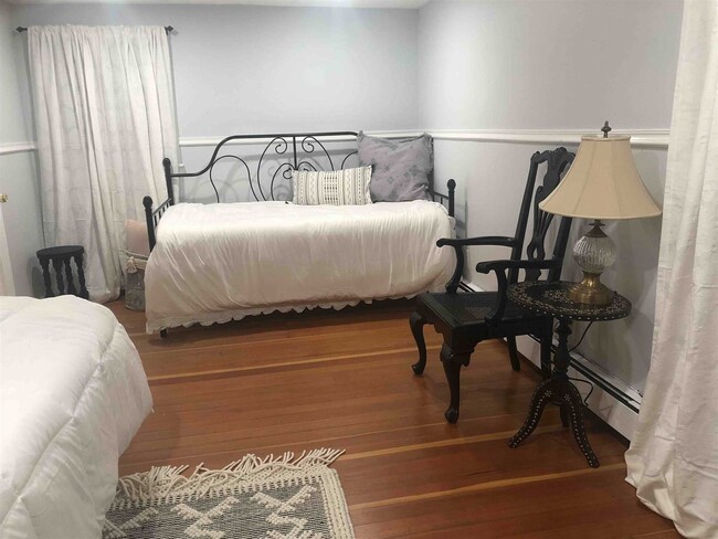 Building Photo - 1056 Beekman Rd