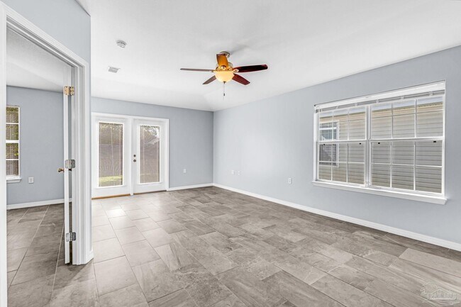 Building Photo - 2208 Trailwood Dr