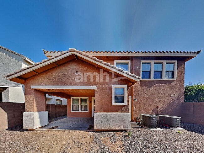 Building Photo - 3282 E Oakland St