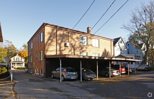 Building Photo - 420 Hill St