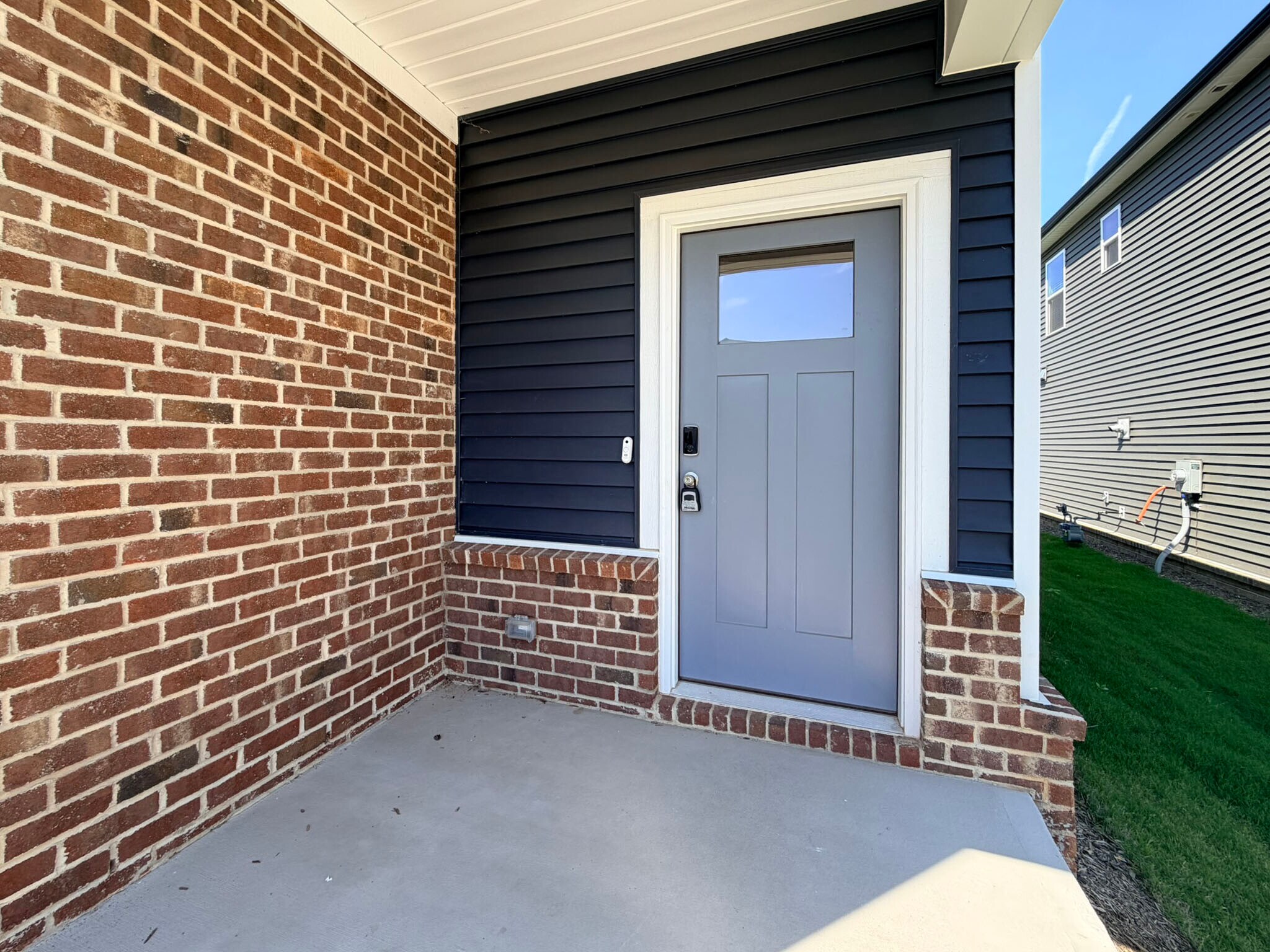 Building Photo - 645 Red River Dr