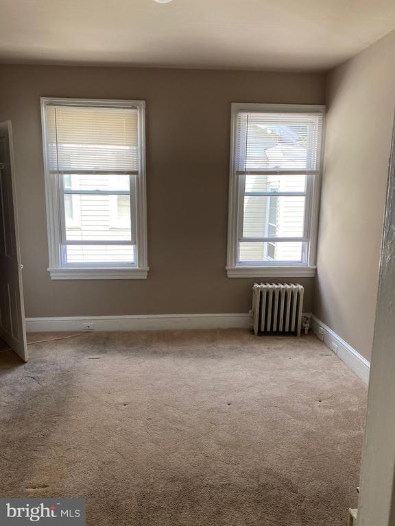 Building Photo - 14 Walnut St