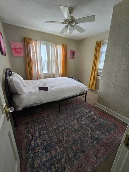 Building Photo - 6501 Deary St