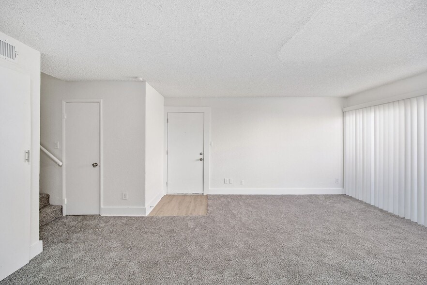 Building Photo - Las Casitas Apartments
