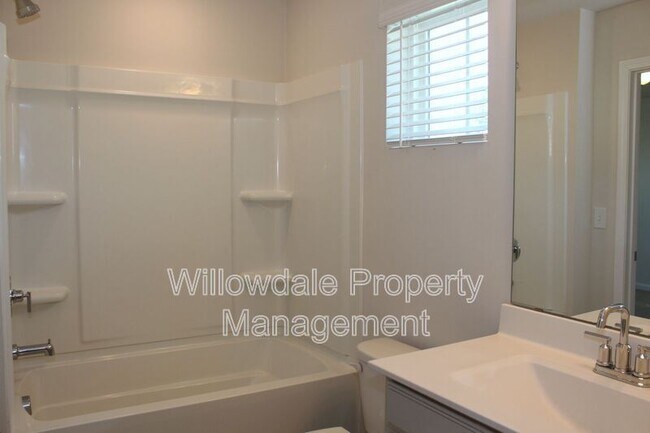 Building Photo - 1132 Chestnut Bluff Run