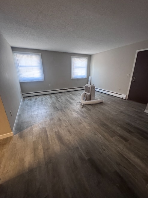 Building Photo - 11 Glen St NW