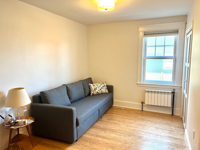 Building Photo - 52 Ralph St