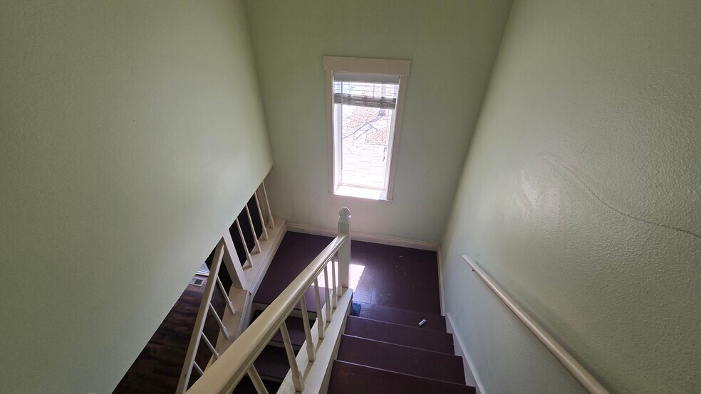 Building Photo - 565 W 96th Ave