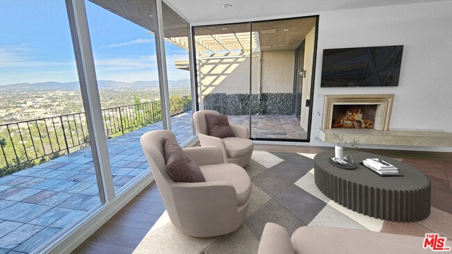 Building Photo - 3873 Beverly Ridge Dr