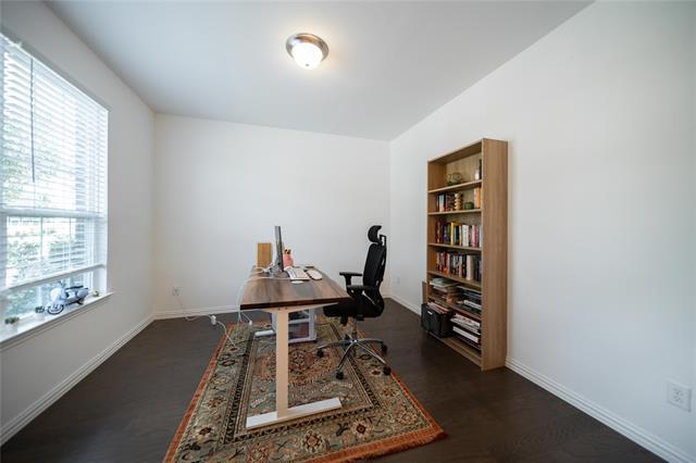 Building Photo - 8300 Pine Valley Dr