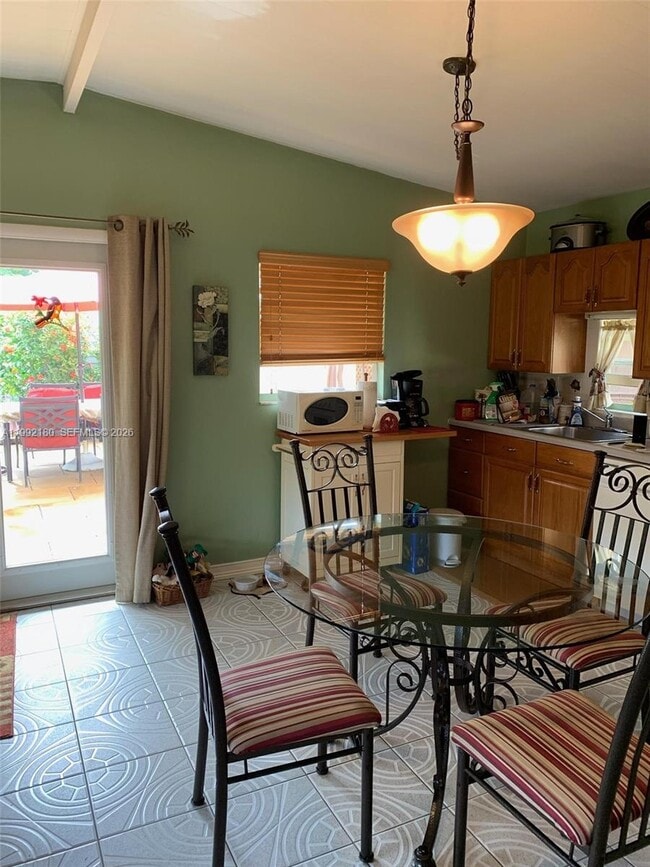 Building Photo - 1916 Coolidge St