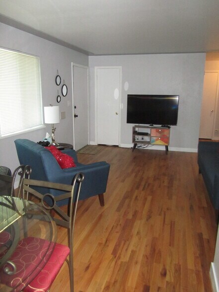 Living room - 2313 Peoria St