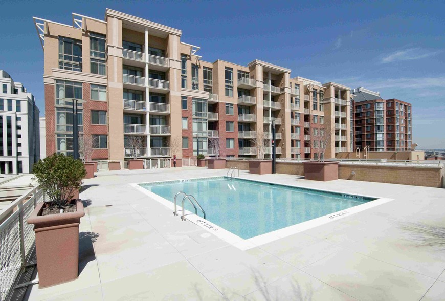 Building Photo - The Palatine Apartments