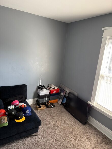 Building Photo - 12034 S Eggleston Ave