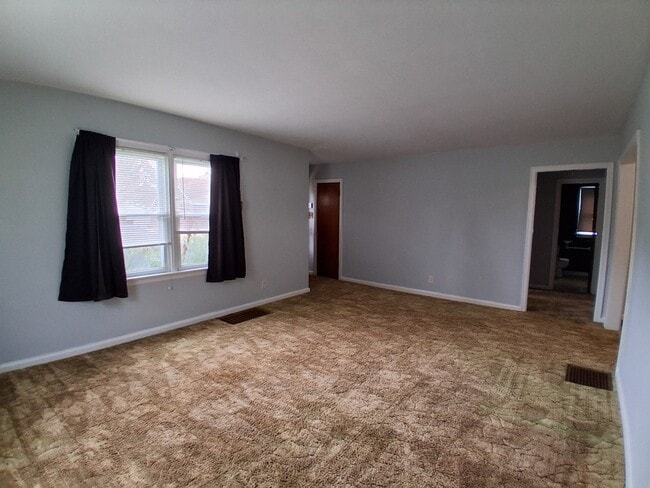 Building Photo - 928 N Griffin St