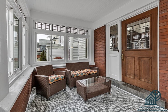 Building Photo - Furnished 4-Bedroom, 2.5-Bath Apartment near Elmwood Village
