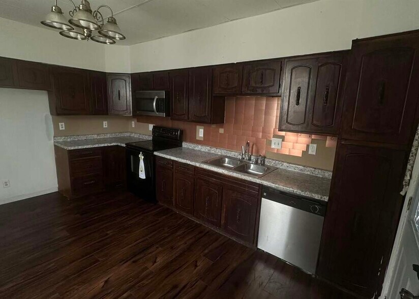 Building Photo - 1434 Avenue D