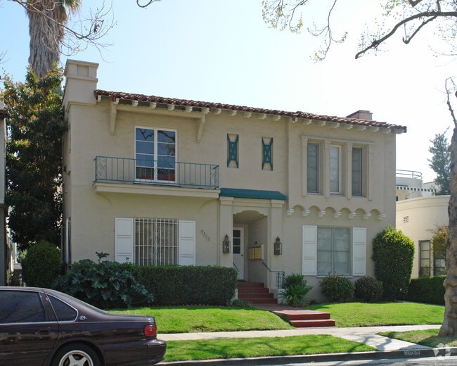 Building Photo - 9952 Robbins Dr