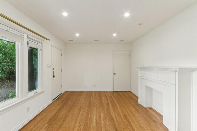 Building Photo - 1303 Morrow St