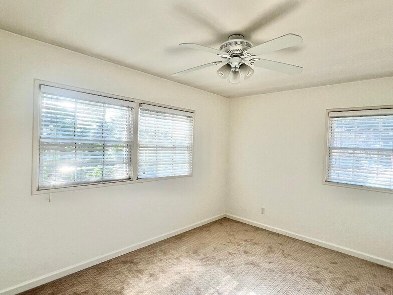 Building Photo - 4256 Noyes St