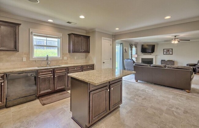 Building Photo - 258 Meadow Saffron Dr