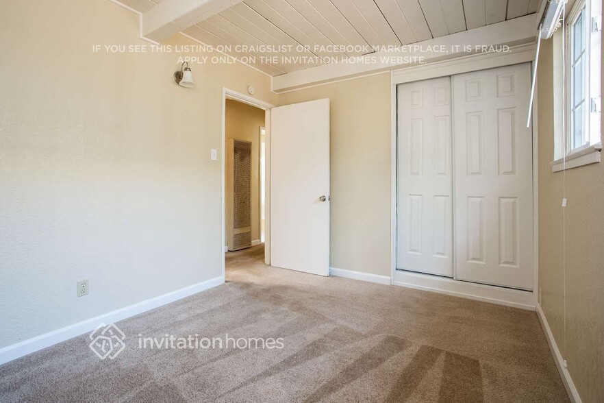 Building Photo - 2816 Glenside Dr