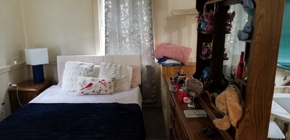 Building Photo - 1105 Glenfield Rd