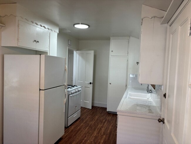 Building Photo - Kester Ave, 5069-5071