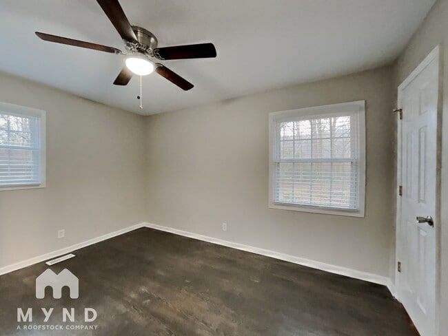 Building Photo - 121 Nicklaus Dr