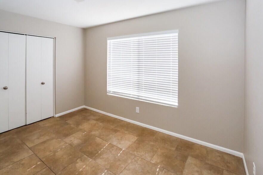 Building Photo - 335 E Harwell Rd