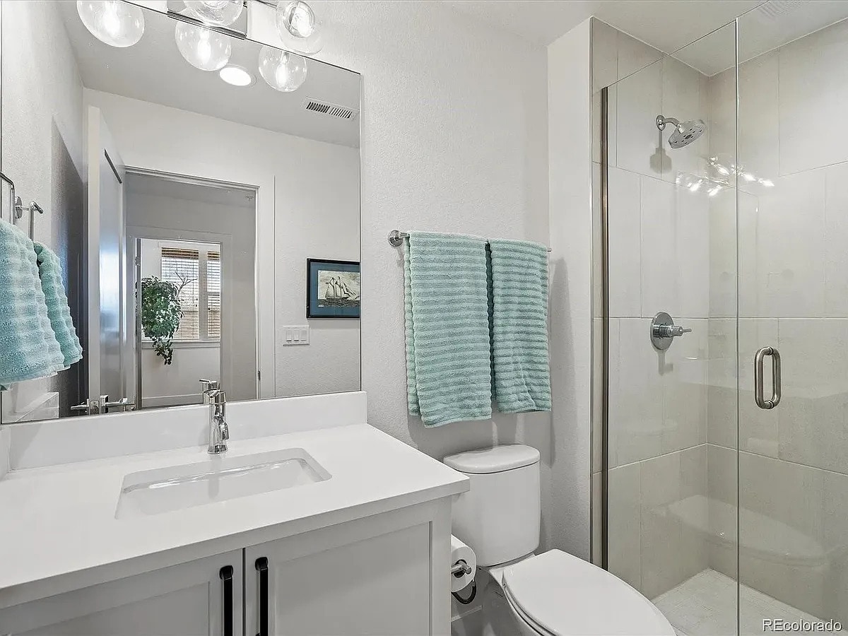 Building Photo - 5469 S Curtice St