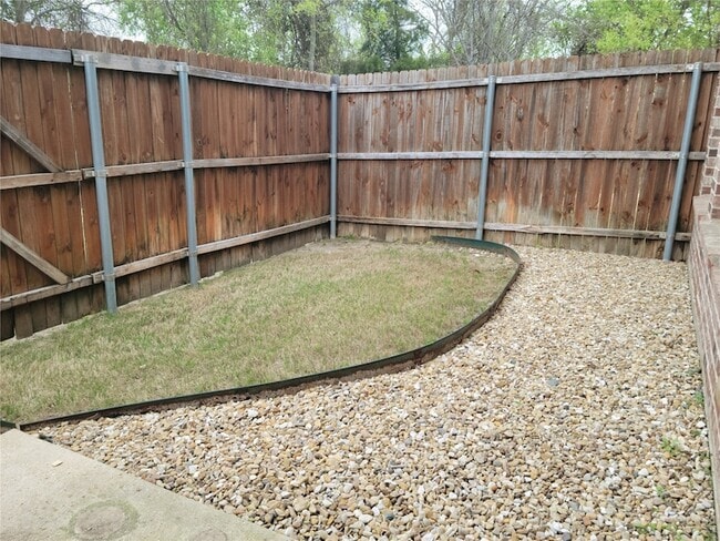 Building Photo - 4817 Bridgewater St