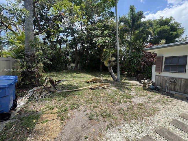 Building Photo - 1578 NE 33rd St