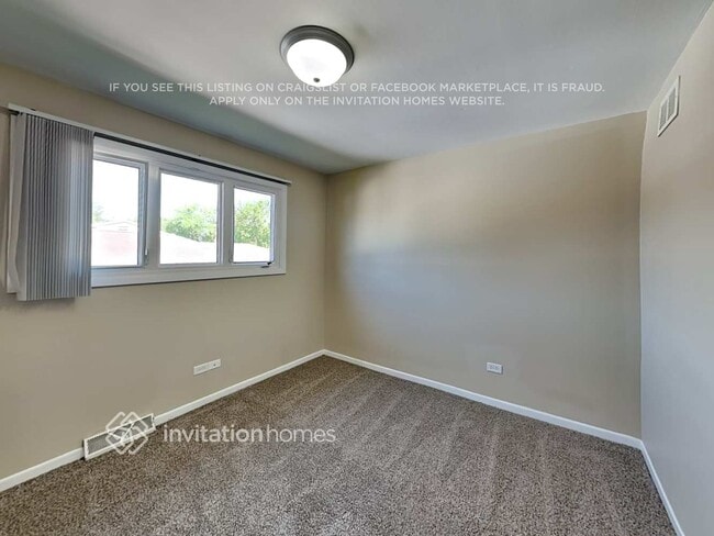 Building Photo - 6425 180th Pl