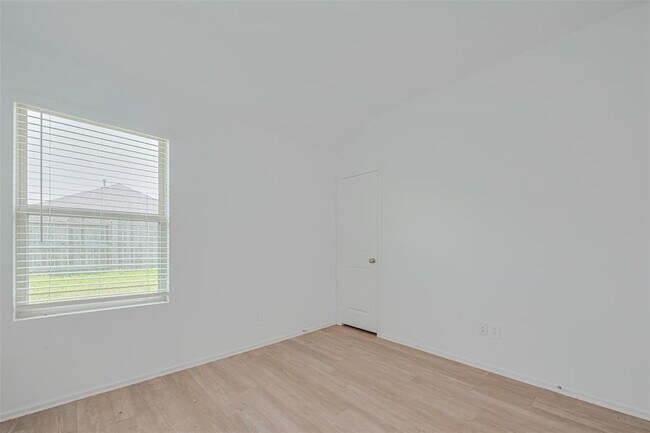 Building Photo - 18439 Summit Ranch Dr