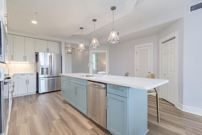 Building Photo - 9000 Heron Walk Dr