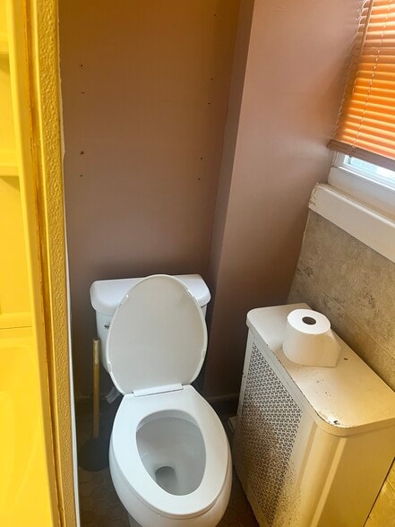 Bathroom - 4927 Wissahickon Ave