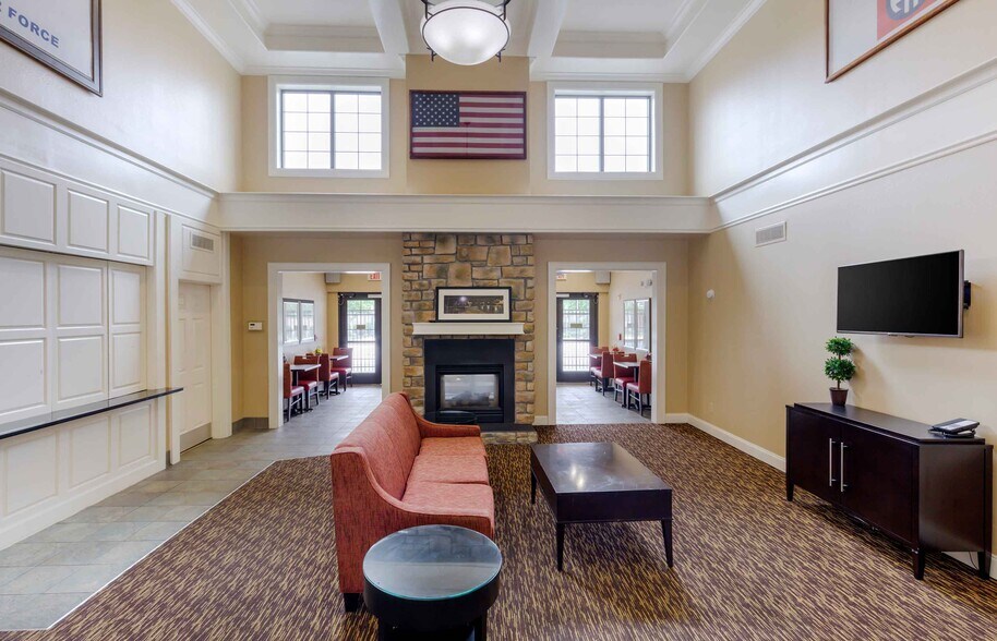 Building Photo - Furnished Studio-Fayetteville - Cross Cree...