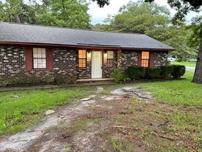 Building Photo - 3 Bedroom 1 Bath Corner lot