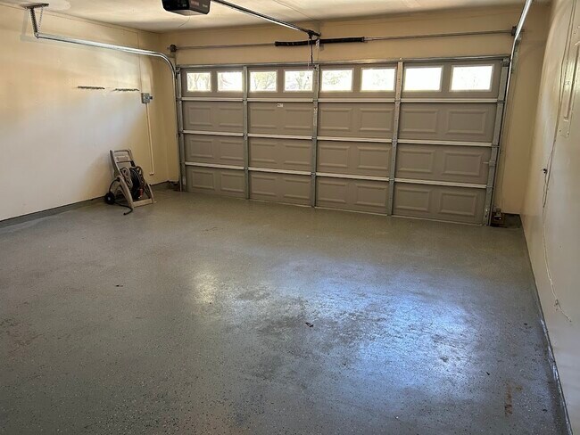 Building Photo - 31 Barnstable Pl