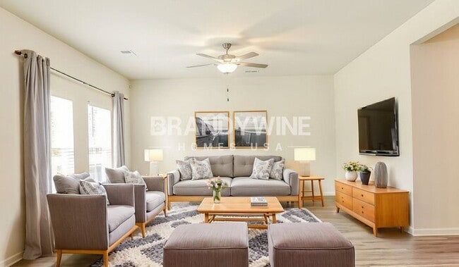 Building Photo - 690 Patmore Dr