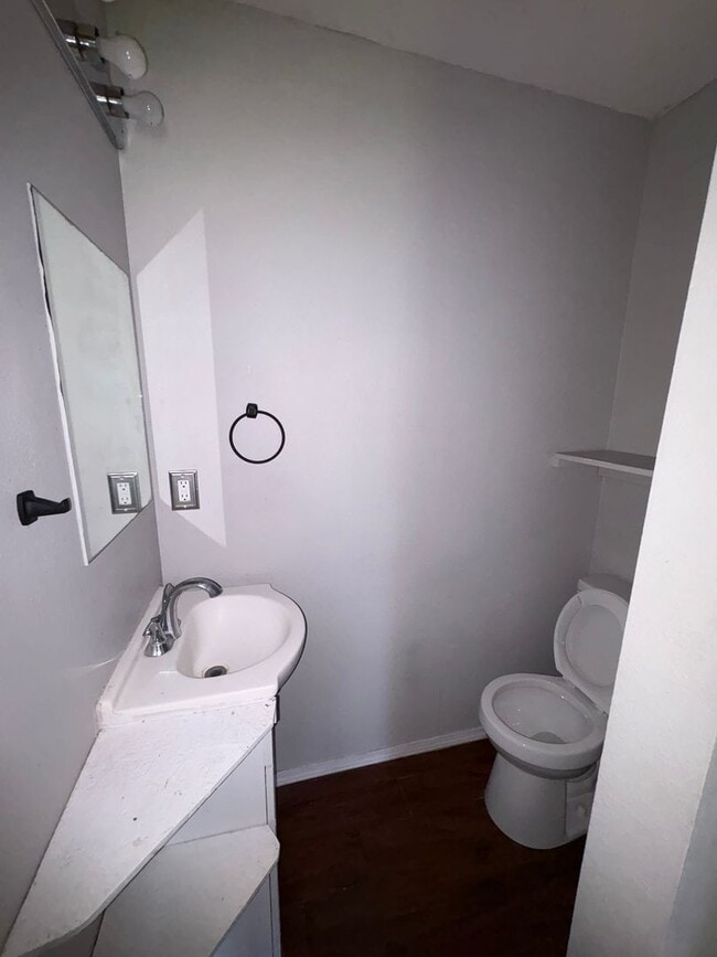 Building Photo - Reed Enterprises Management