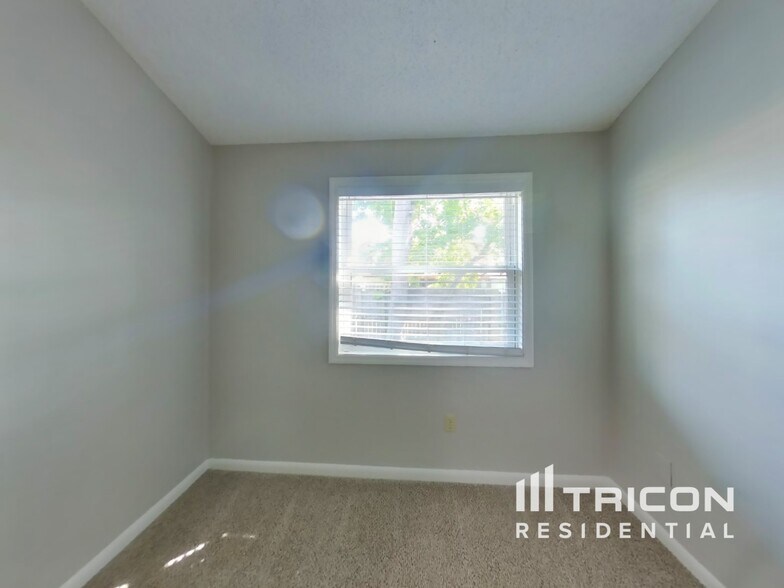 Building Photo - 11650 White Horse Rd
