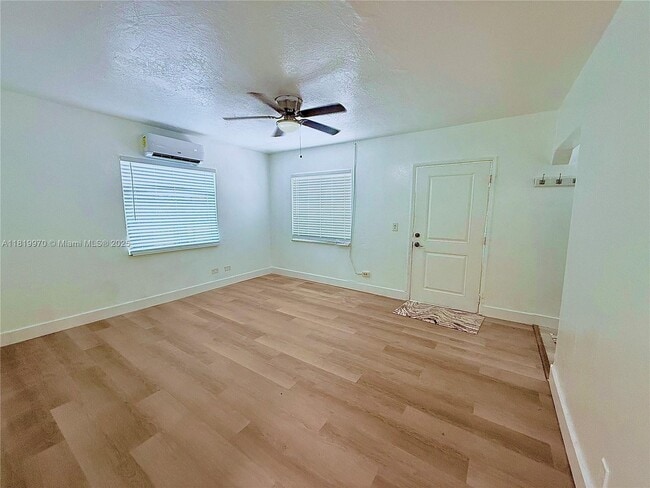 Building Photo - 6701 NE Miami Pl