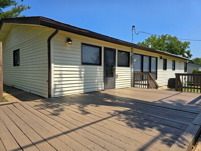 Building Photo - 1532 Surf Side Dr