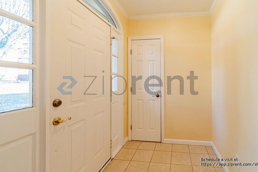 Building Photo - 8533 Sawyer Brown Rd