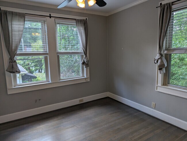 Building Photo - 2732 Blossom St